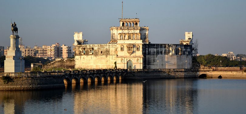 Lakhota palace 