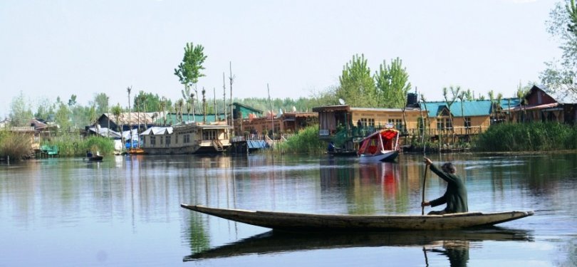 Shikara Riding at Dal Lake