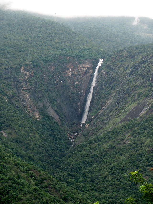 Thailayar Falls Tamil Nadu