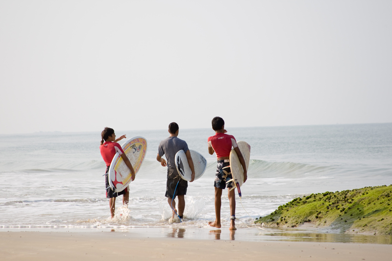 Surfing in India